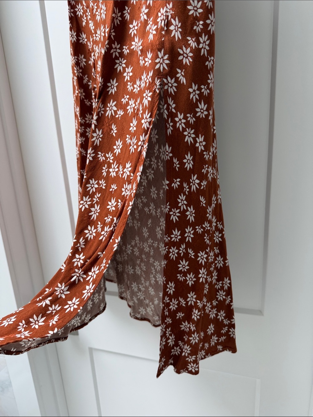 Floral maxi skirt with slit - Picture 2 of 4